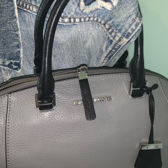 2 for 1 Michael Kors Bag Bundle - Picture 7 of 10